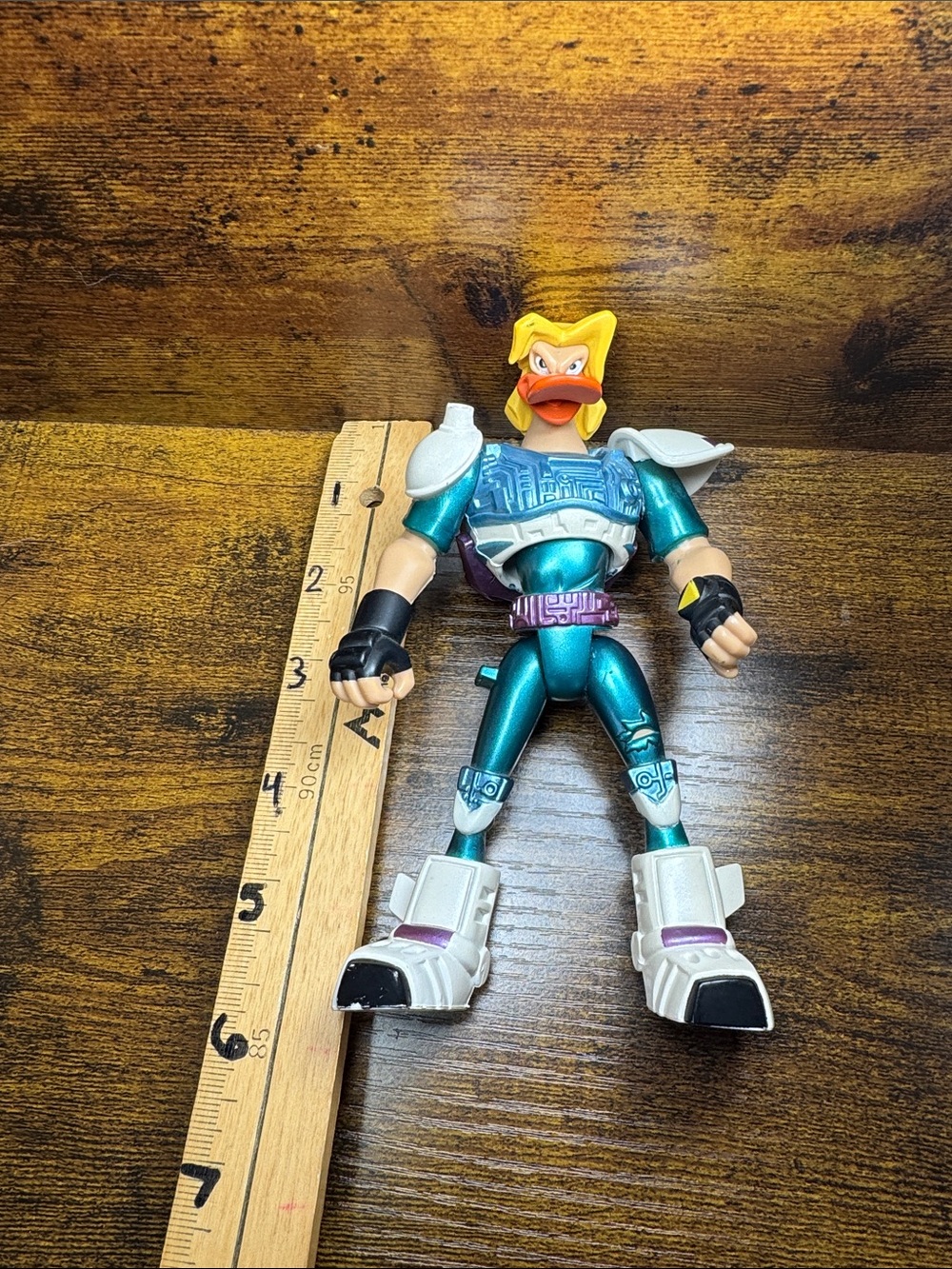 Disney Mighty Duck Action Figure Puck Bomber 6" - Picture 9 of 9